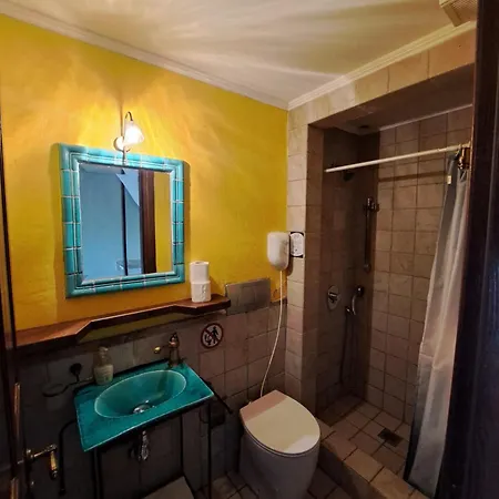 Smaragdi Luxury